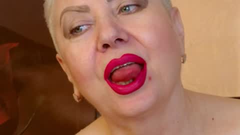 Snapshot of posh_lady chatting on October 9, 9:52 pm LADY POSH online show from October 9, 9:52 pm