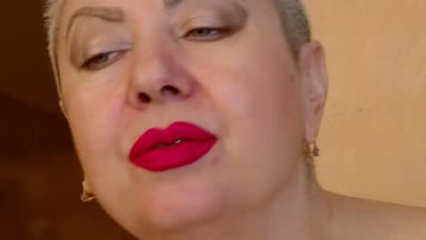 Snapshot of posh_lady chatting on October 17, 9:40 pm LADY POSH online show from October 17, 9:40 pm