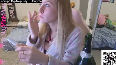Snapshot of pr3ttyp1nkpussy chatting on September 22, 3:27 am Evangeline Eva Darling online show from September 22, 3:27 am
