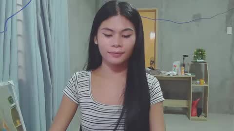 Snapshot of precious_athena chatting on February 5, 1:04 am precious_athena online show from February 5, 1:04 am