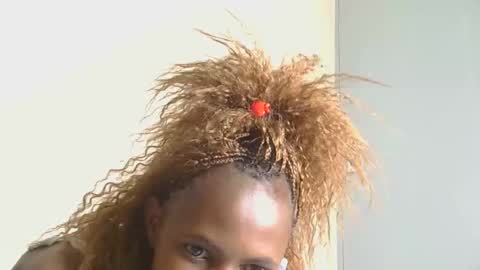 pretty_africanah online show from May 10, 8:11 pm
