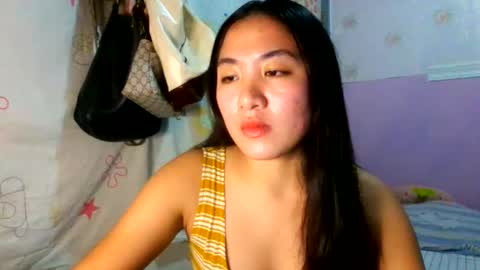 pretty_am online show from December 3, 3:36 pm