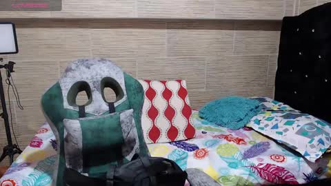 pretty_cristal22 online show from January 7, 11:56 pm