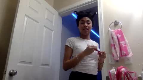 pretty_girl828687 online show from January 12, 5:40 pm