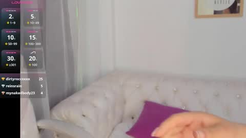 Snapshot of pretty_johnson_ chatting on September 18, 1:20 pm pretty online show from September 18, 1:20 pm