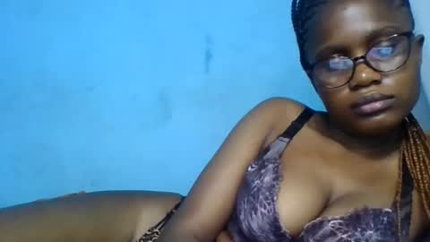 Snapshot of pretty_mellan chatting on October 30, 9:55 am pretty_mellan online show from October 30, 9:55 am