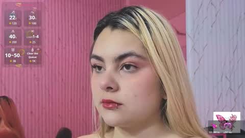 pretty_tay online show from May 28, 11:41 am