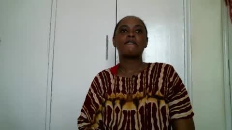Snapshot of pretty_zii chatting on October 7, 10:30 am zii online show from October 7, 10:30 am