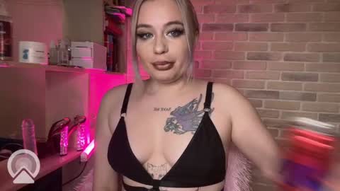 Snapshot of prettyaliceee chatting on February 2, 5:53 am Alice online show from February 2, 5:53 am