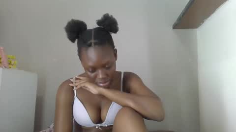 Snapshot of prettydollk chatting on October 18, 2:09 pm prettydollk online show from October 18, 2:09 pm