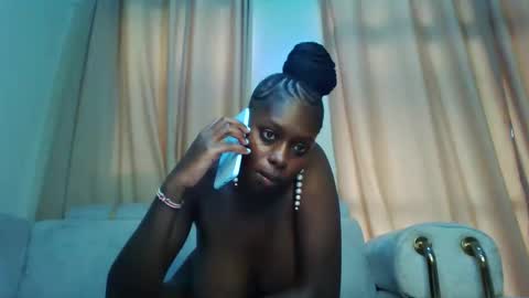 Snapshot of prettydulce chatting on October 9, 1:59 pm prettydulce online show from October 9, 1:59 pm