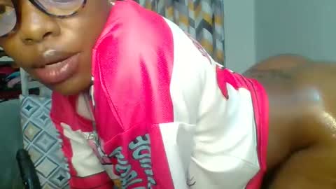 PrettyEla online show from February 9, 1:19 am