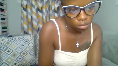 PrettyEla online show from February 3, 12:43 pm