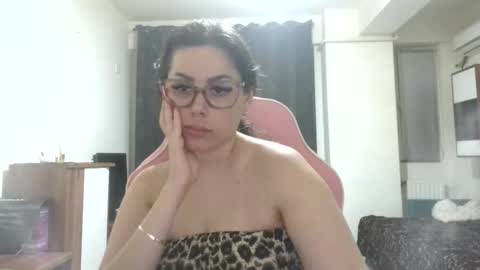 prettyjulliette online show from June 2, 8:21 pm
