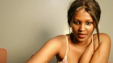 prettykeilaa online show from May 20, 7:00 pm