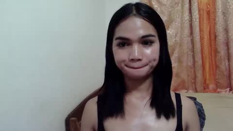 Snapshot of prettykhelcy chatting on October 12, 10:28 am prettykhelcy online show from October 12, 10:28 am