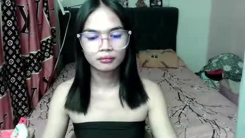 prettykhelcy online show from June 3, 11:11 am