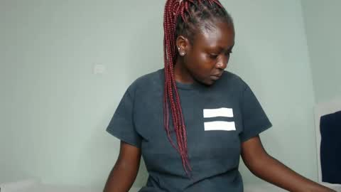 Snapshot of prettyliz1999 chatting on February 24, 6:58 am Lizzy online show from February 24, 6:58 am