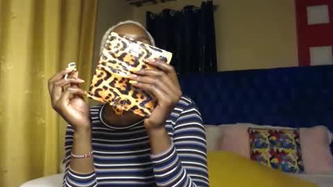 Snapshot of prettyquee chatting on September 15, 7:10 pm sasha online show from September 15, 7:10 pm