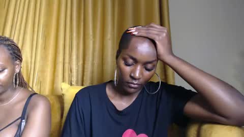 Snapshot of prettyquee chatting on December 17, 8:10 pm sasha online show from December 17, 8:10 pm