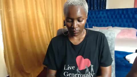 Snapshot of prettyquee chatting on February 20, 7:34 am sasha online show from February 20, 7:34 am