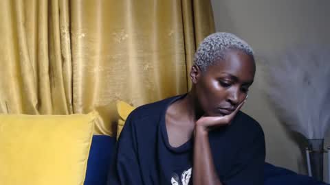 Snapshot of prettyquee chatting on March 1, 7:15 pm sasha online show from March 1, 7:15 pm