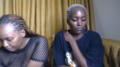 Snapshot of prettyquee chatting on December 9, 11:45 pm sasha online show from December 9, 11:45 pm