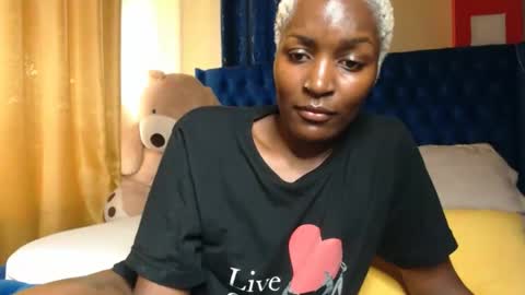 Snapshot of prettyquee chatting on September 13, 8:00 am sasha online show from September 13, 8:00 am