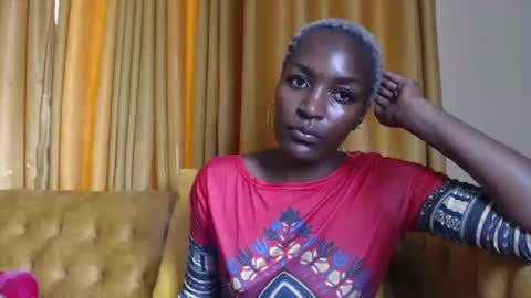 Snapshot of prettyquee chatting on December 16, 7:58 am sasha online show from December 16, 7:58 am