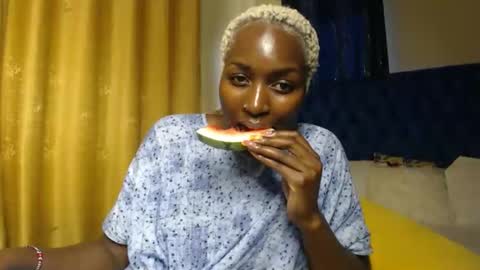 Snapshot of prettyquee chatting on September 24, 8:13 am sasha online show from September 24, 8:13 am
