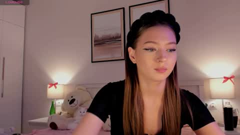 Princess Diana online show from November 29, 7:18 pm