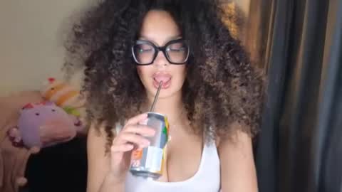 Snapshot of princessamberrrxo chatting on December 5, 4:01 pm Amber online show from December 5, 4:01 pm