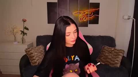 Snapshot of princessamira1 chatting on February 16, 6:10 am princessamira1 online show from February 16, 6:10 am