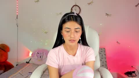 Snapshot of princessluna_14 chatting on October 6, 10:25 pm princessluna_14 online show from October 6, 10:25 pm