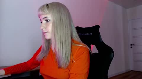 Snapshot of princessshy___ chatting on March 2, 1:53 pm 18 y.o online show from March 2, 1:53 pm