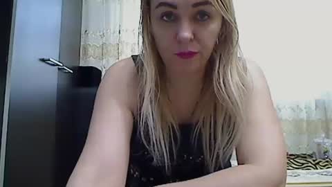 Snapshot of pryncess_sweety chatting on February 19, 8:22 am Pryncess sweety online show from February 19, 8:22 am