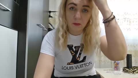 Pryncess sweety online show from November 14, 9:09 am