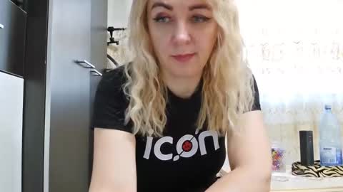 Pryncess sweety online show from November 13, 8:35 am