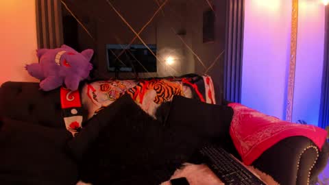 psycodoll online show from June 5, 1:06 pm