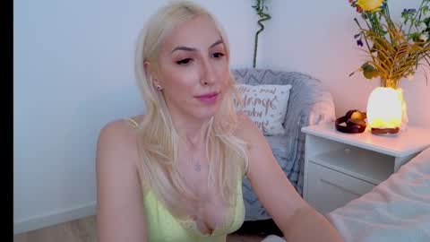 Isabelle online show from January 28, 1:38 pm