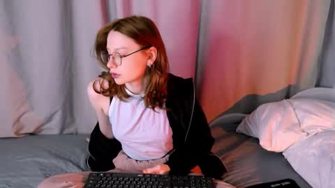 pussygirl007 online show from February 11, 7:26 pm