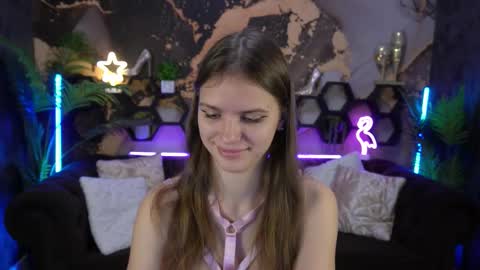 Snapshot of pussyonluck chatting on September 27, 7:59 am Ellie online show from September 27, 7:59 am