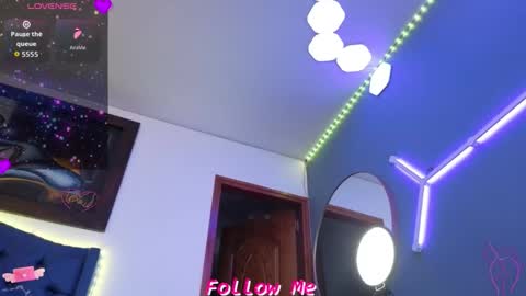 Queen And King online show from September 25, 6:06 pm