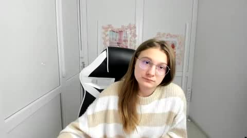 Amelie online show from May 31, 8:42 am