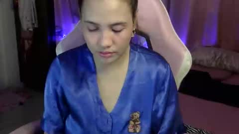 QueenHennessy online show from February 1, 4:00 pm