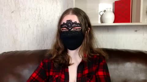 Nora online show from April 28, 11:30 pm