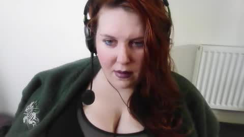 queen_o_swords online show from February 22, 10:27 am