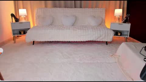 queen_of_deepthroat online show from December 8, 4:57 am