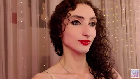 Snapshot of queen_of_tease chatting on October 16, 6:10 pm Eva online show from October 16, 6:10 pm