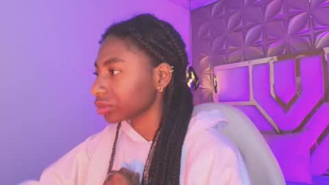   online show from March 25, 12:08 pm